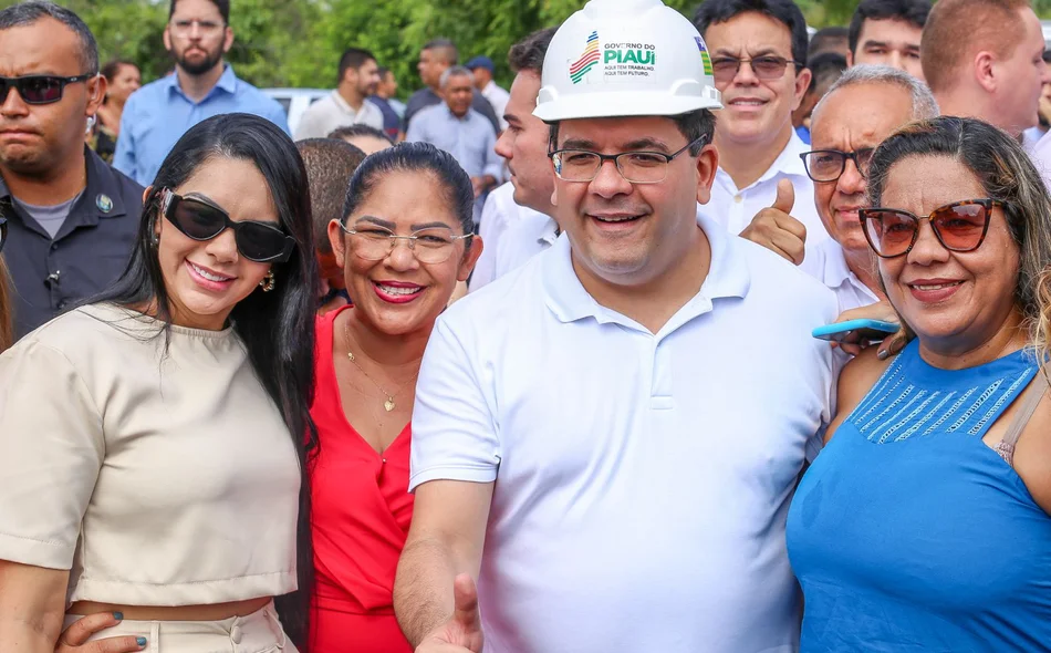 Governador do Piauí tirou fotos com populares