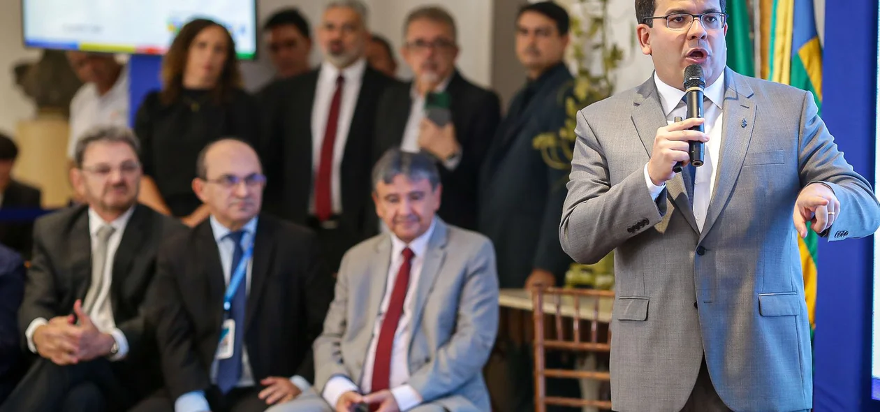 Governador Rafael no evento de assinatura