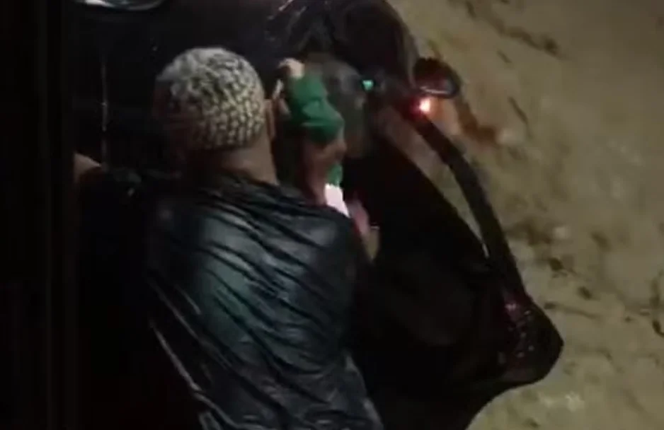 Homem salvou família de ser levada por enchente no RJ