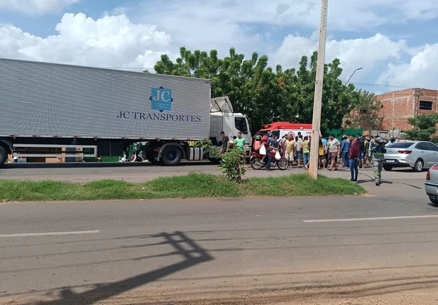 Idoso morre em colisão entre moto e carreta em Picos
