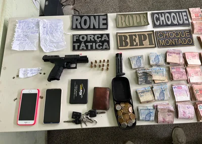 Ilícitos apreendidos na casa de um dos suspeitos de participação no assassinato do soldado Agamenon Dias Freitas Júnior