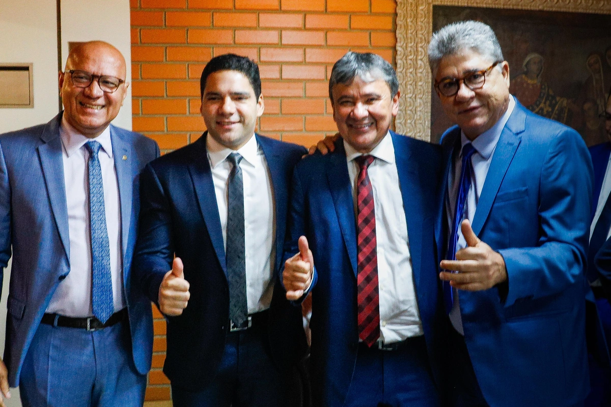 João Mádison ao lado de Franzé Silva, Leonardo Sobral e o ministro Wellington Dias