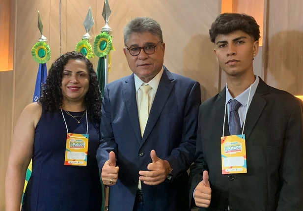 João Mádison conhece Parlamentar do Futuro representante de Corrente
