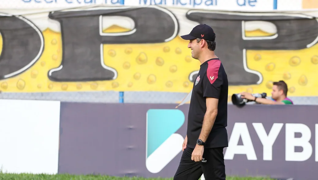 Léo Condé, técnico do Vitória