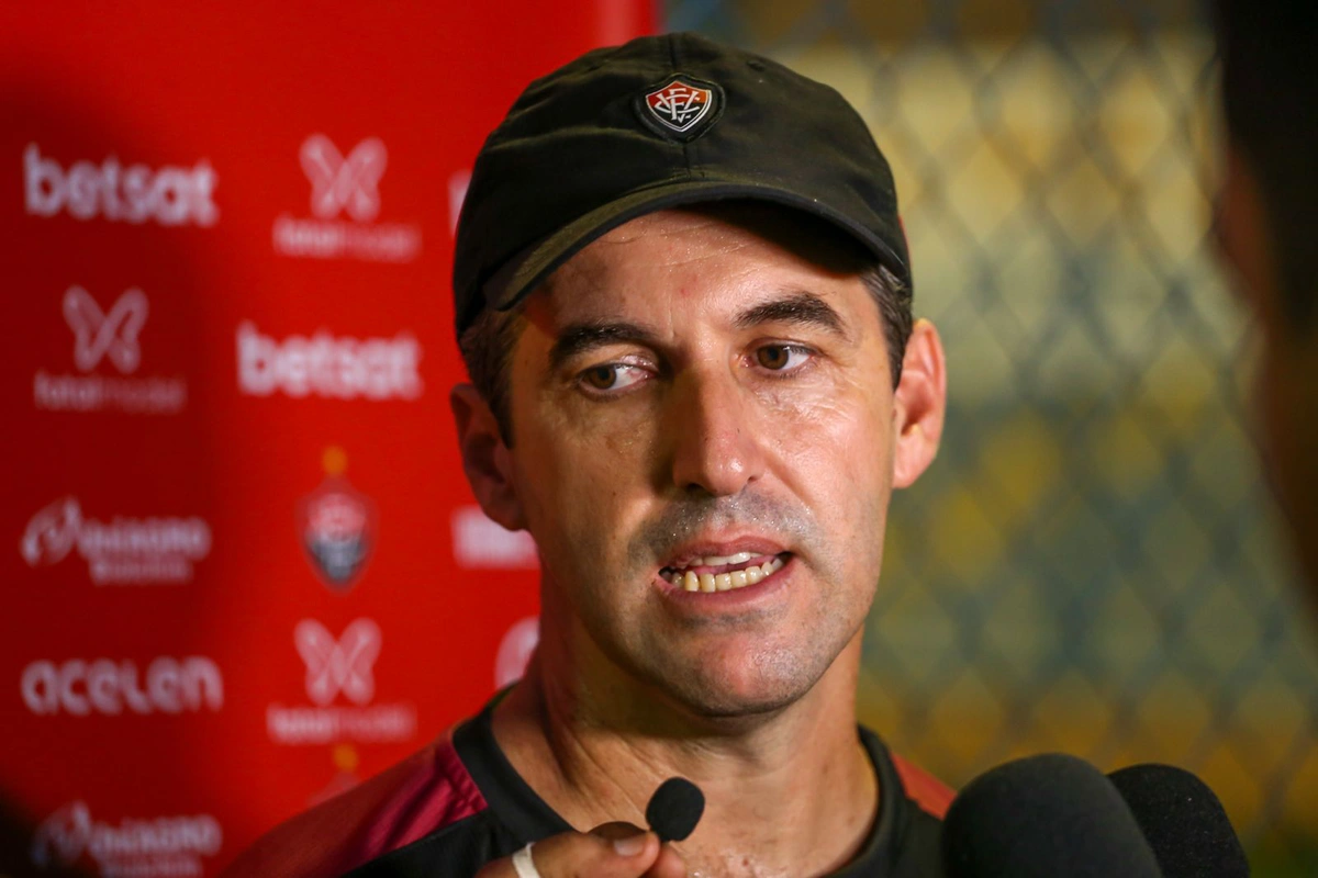 Léo Condé, técnico do Vitória
