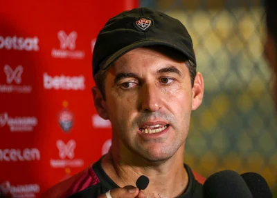 Léo Condé, técnico do Vitória