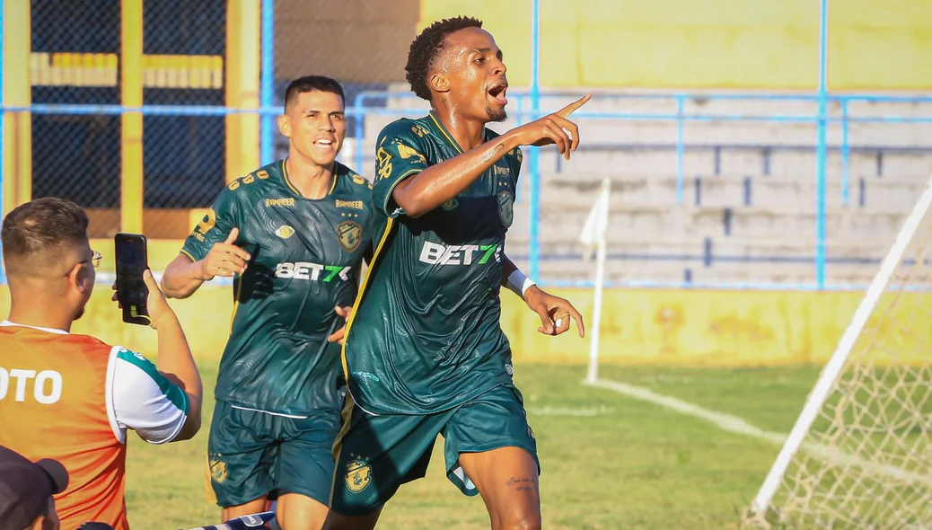 Lucas Manga fez o segundo gol do Altos