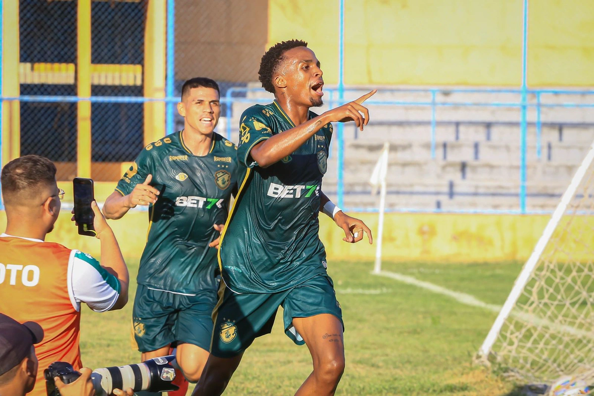 Lucas Manga fez o segundo gol do Altos