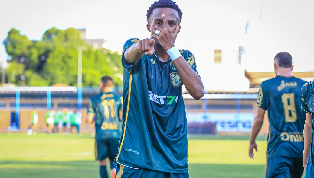 Lucas Manga marcou o segundo gol do Altos