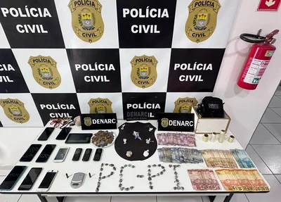Material apreendido pelo DENARC