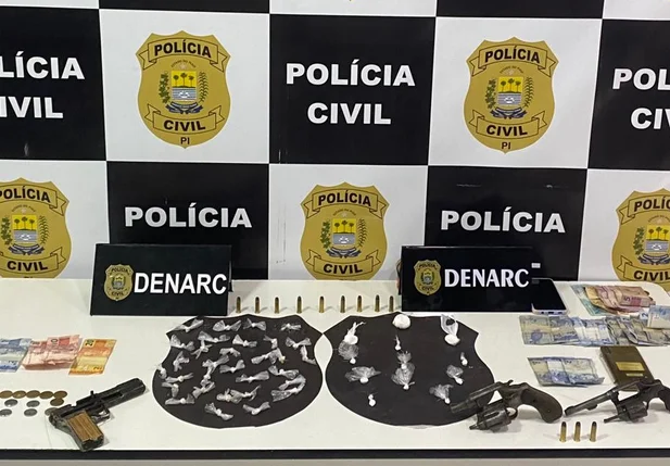 Material ilícito apreendido pelo Denarc