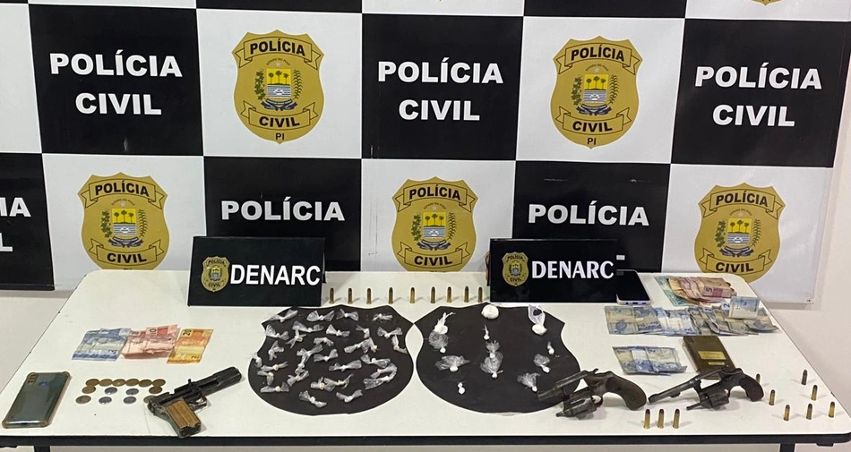 Material ilícito apreendido pelo Denarc