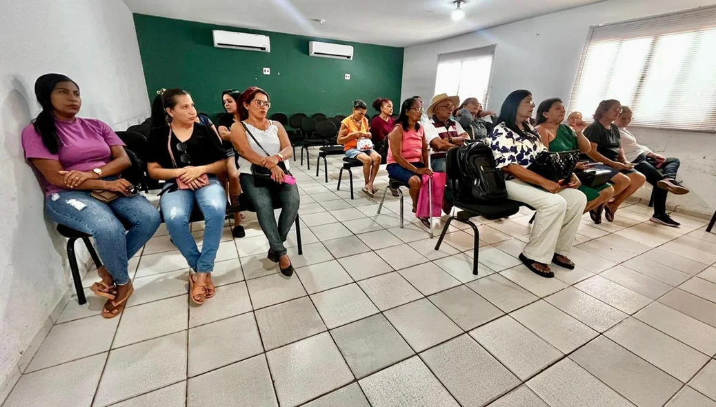 Moradores de Esperantina compareceram ao momento da entrega