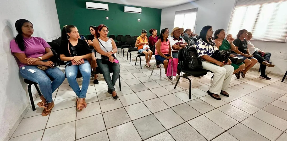 Moradores de Esperantina compareceram ao momento da entrega