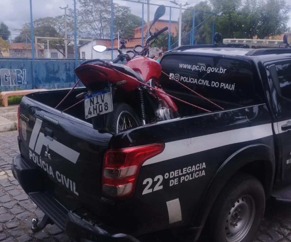 Motocicleta utilizada pelos criminosos no homicídio contra o empresário Otávio Viníciu