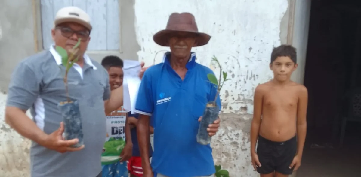 Mudas e sementes foram entregues para os produtores