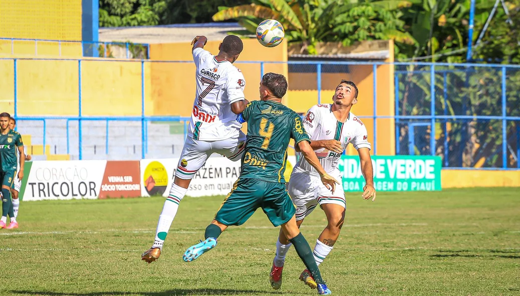 O jogo terminou 3 a 0 para o Altos