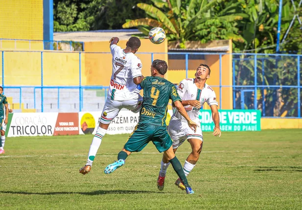 O jogo terminou 3 a 0 para o Altos