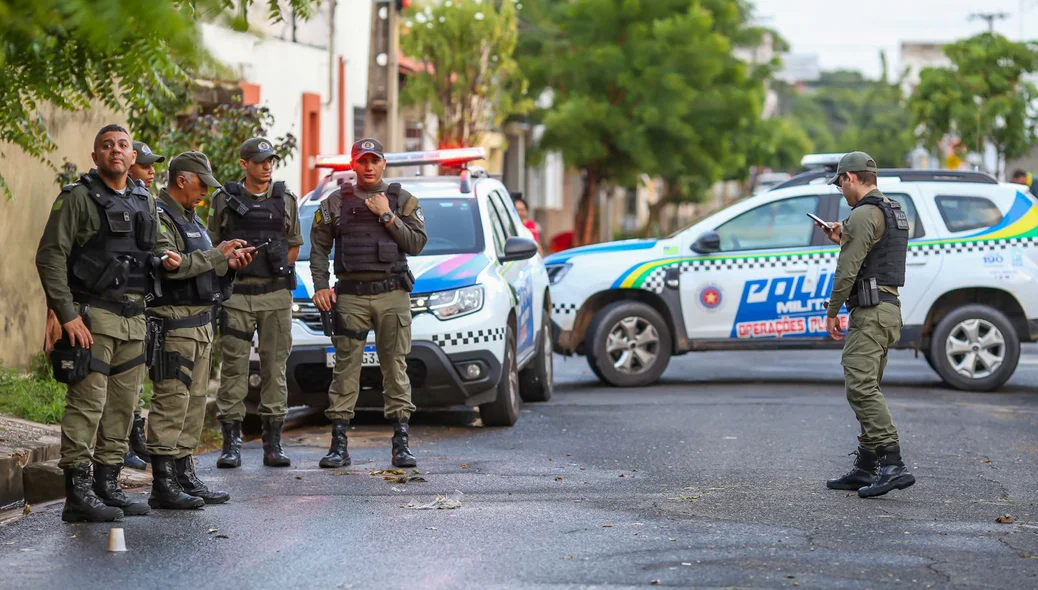 Polícia Militar do Piauí isolando a área do ocorrido