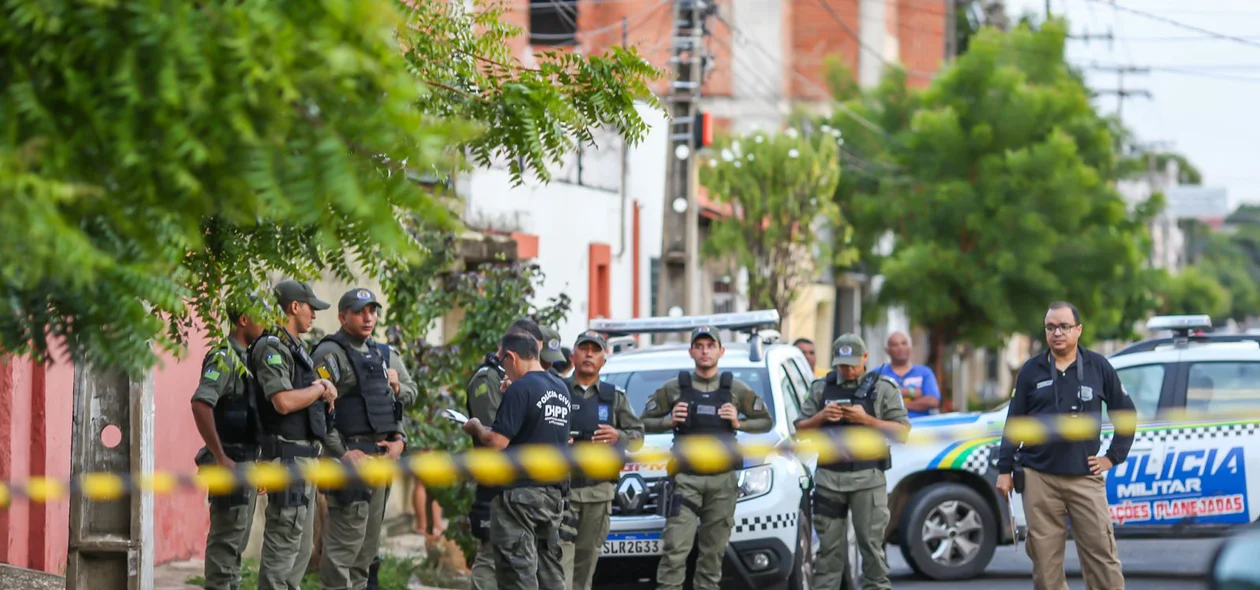 Polícia Militar fez o isolamento da área do crime na Rua 7 de Setembro