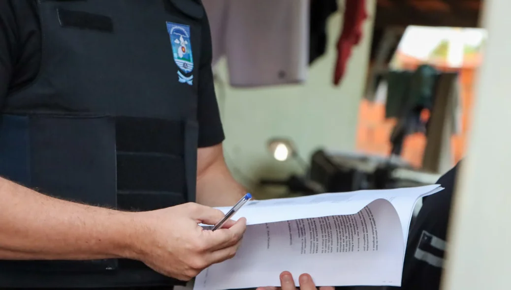Policial na operação Volt