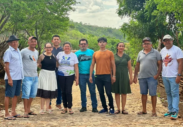 Prefeita Betinha Brandão visita comunidade na zona rural de Pedro II