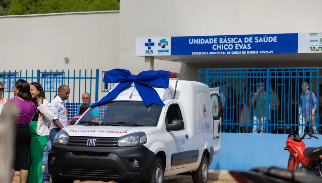 Prefeitura de Miguel Alves entrega ambulância para atendimento na zona rural