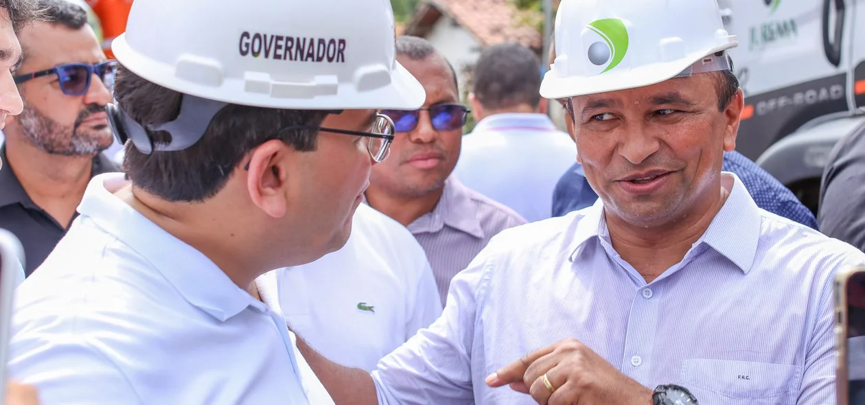Rafael Fonteles e Fábio Abreu visitaram as obras de pavimentação asfáltica