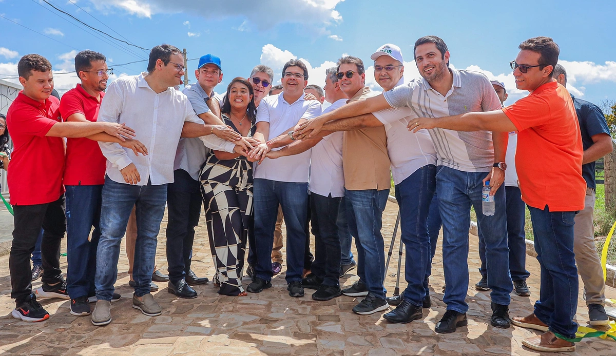 Rafael Fonteles entrega pavimentação em Lagoa do Piauí