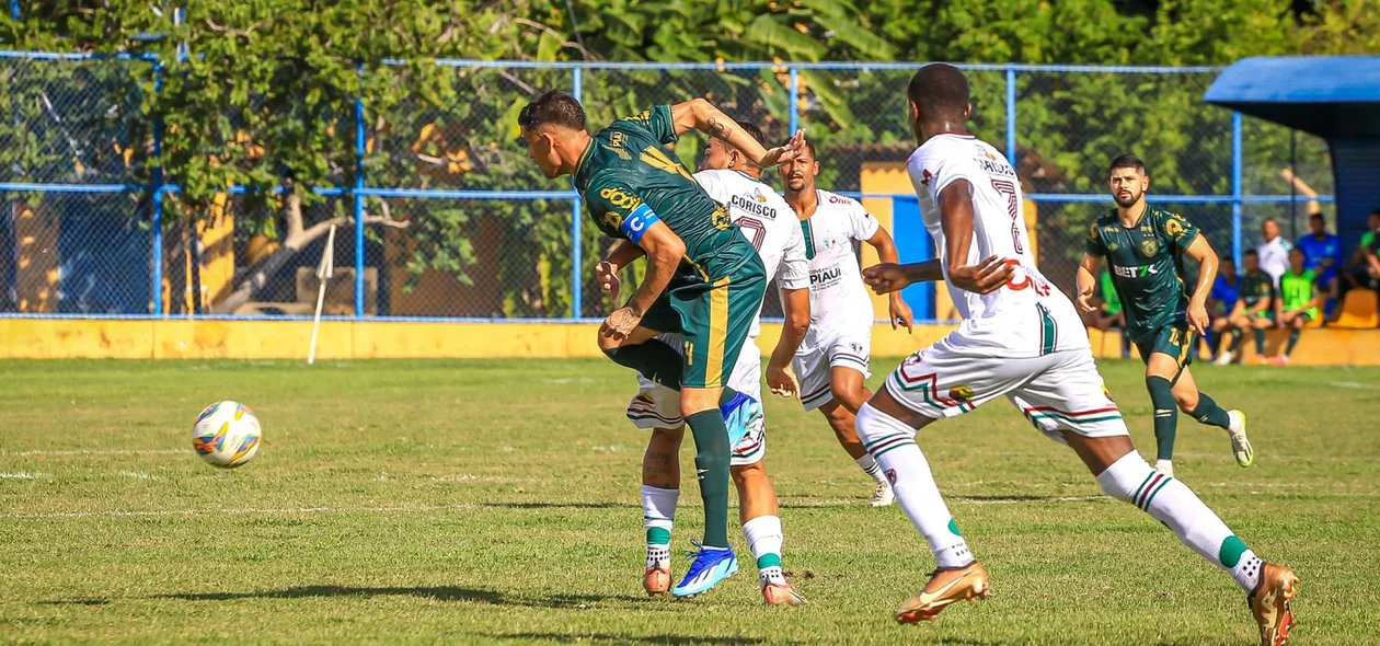 River e Fluminense-PI jogaram na tarde deste domingo