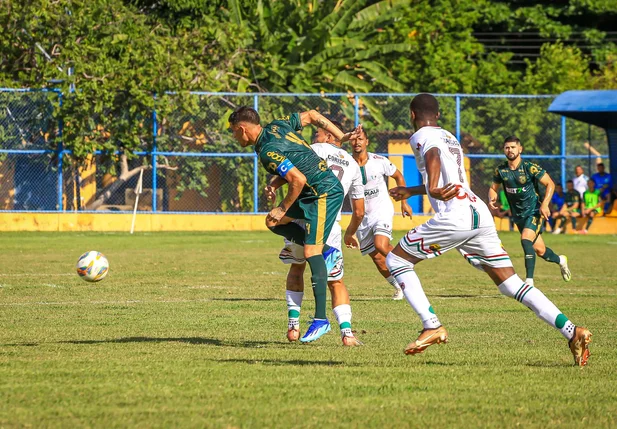 River e Fluminense-PI jogaram na tarde deste domingo