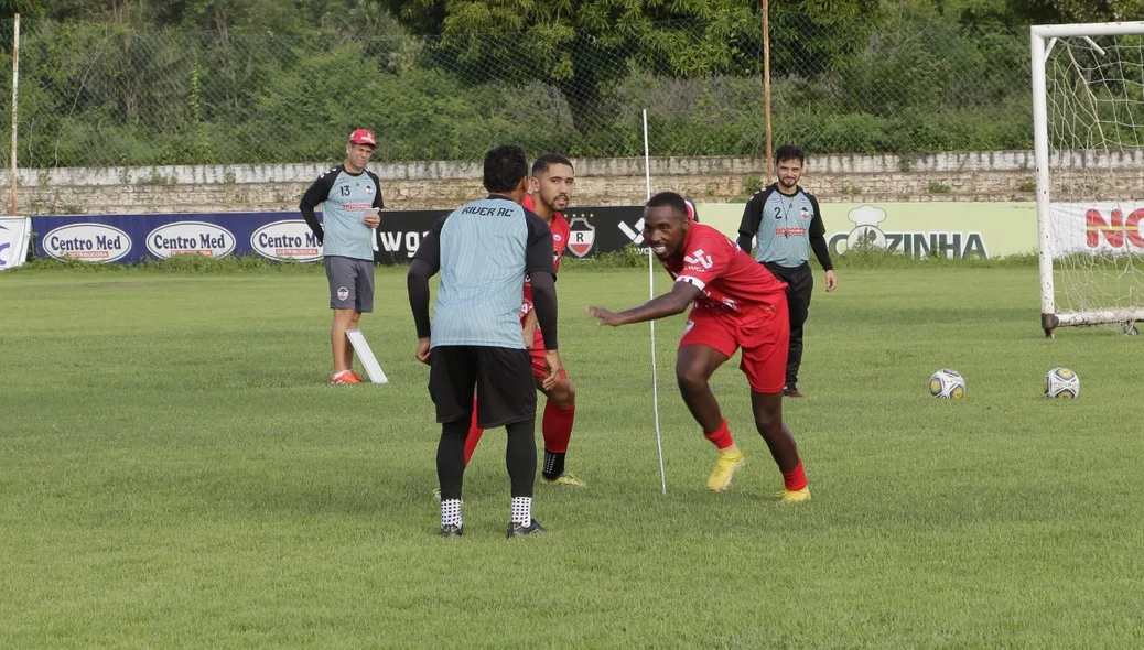 River realiza treino mais descontraído para estreia na Copa do Brasil