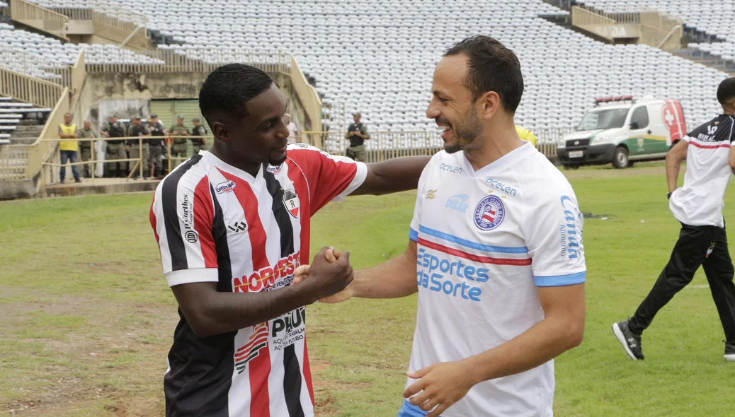 Rodrigo Fumaça (River) e Yago Felipe (Bahia)