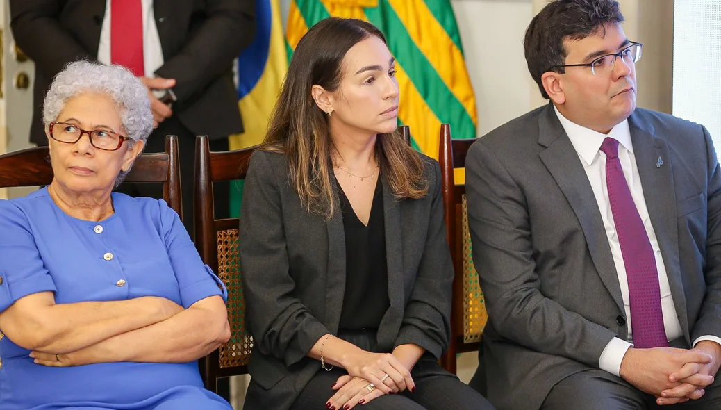 Secretária Regina Sousa, primeira-dama Isabel Fonteles e o governador Rafael Fonteles