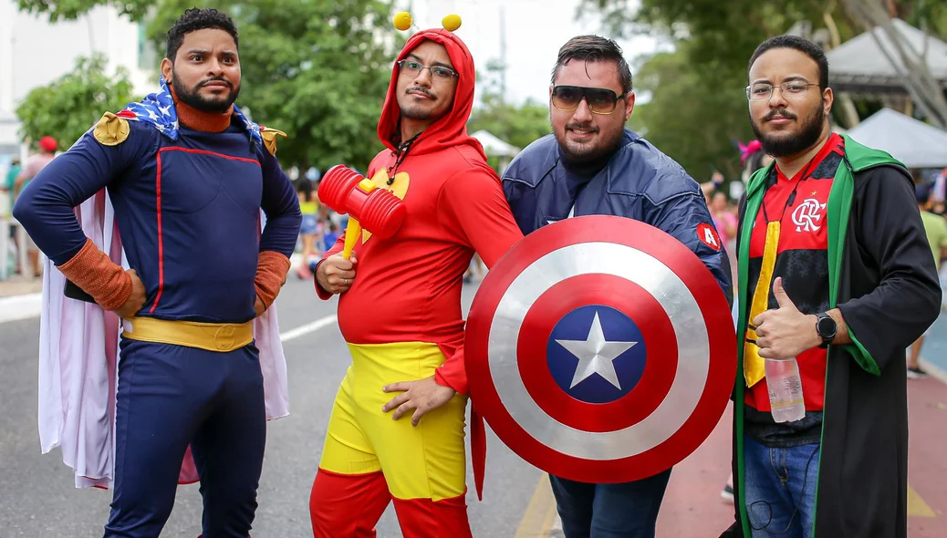 Super Heróis no Corso Teresina 2024