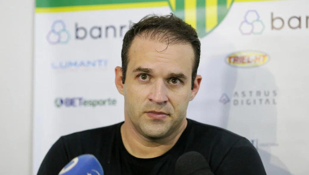 Thiago Carvalho, técnico do Ypiranga
