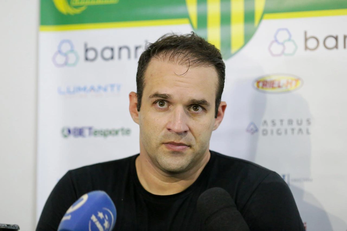 Thiago Carvalho, técnico do Ypiranga