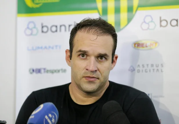 Thiago Carvalho, técnico do Ypiranga