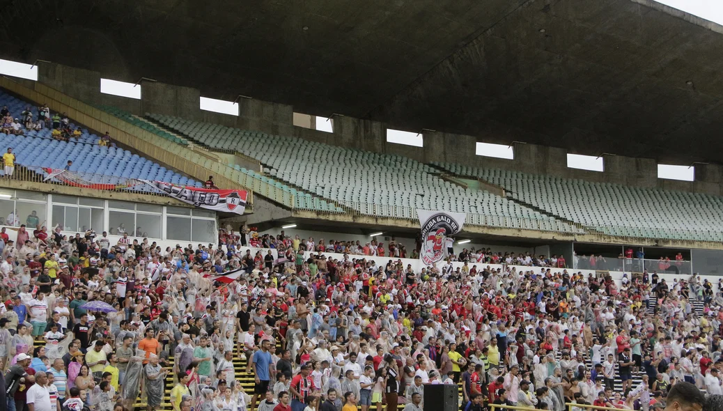 Torcida do River no jogo contra o Bahia pelo Nordestão 2024