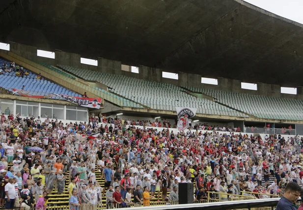 Torcida do River no jogo contra o Bahia pelo Nordestão 2024