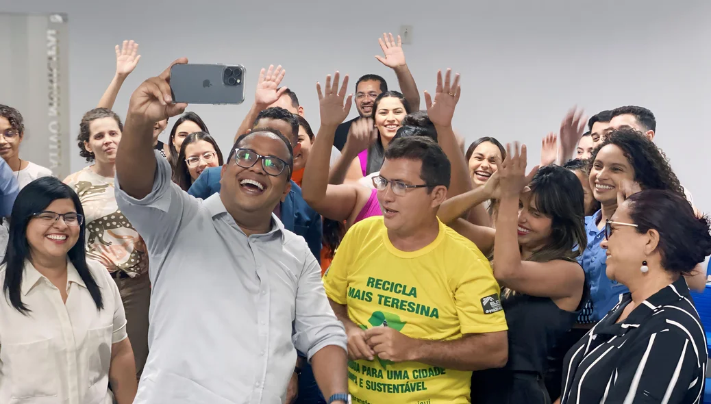 Vereador Enzo Samuel prestigia aula inaugural na Escola do Legislativo de Teresina