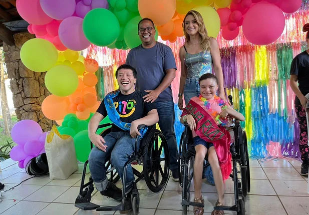 Vereador Enzo Samuel prestigia Carnaval