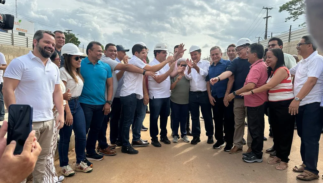 Visita do representantes do poder municipal, estadual e federal ao rebaixamento da Avenida João XXIII