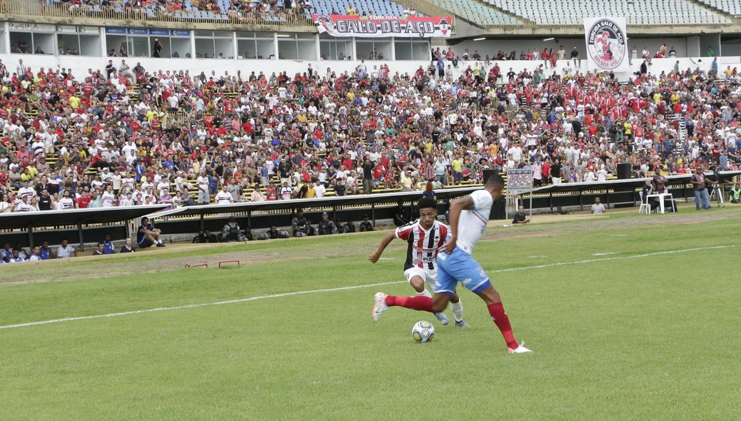 Wesley Sousa na jogada que originou o gol do River