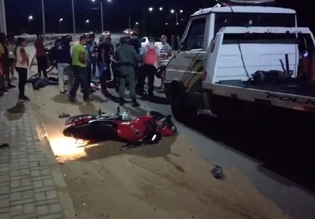 Acidente envolvendo caminhão da Polícia Militar do Piauí em Teresina