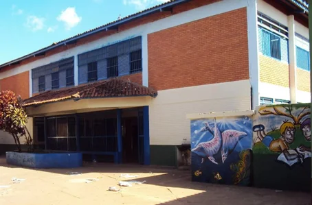 Adolescente esfaqueia três pessoas em escola no Distrito Federal