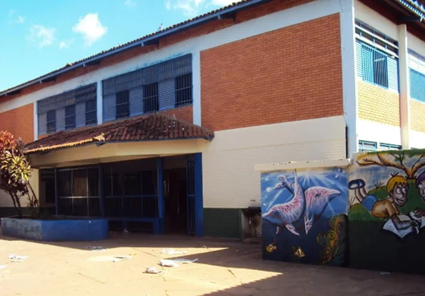 Adolescente esfaqueia três pessoas em escola no Distrito Federal