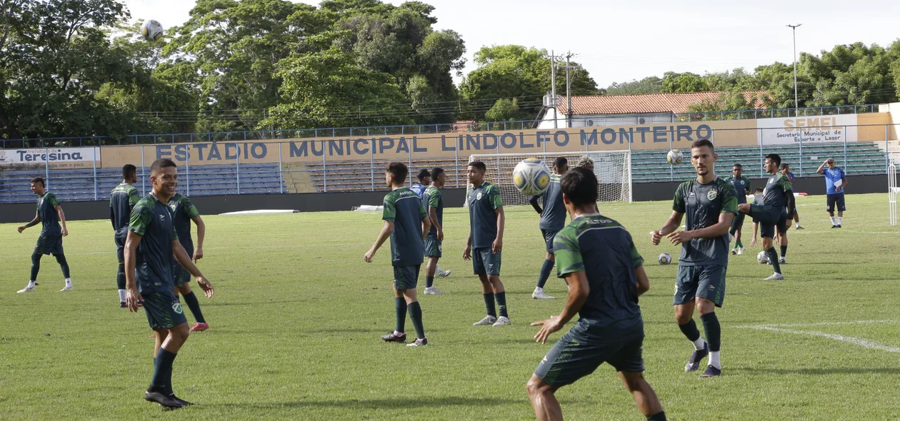Altos se prepara para jogo contra o Sport