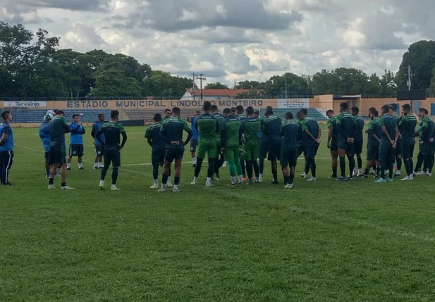 Altos tem dúvida no meio-campo para jogo contra o Oeirense