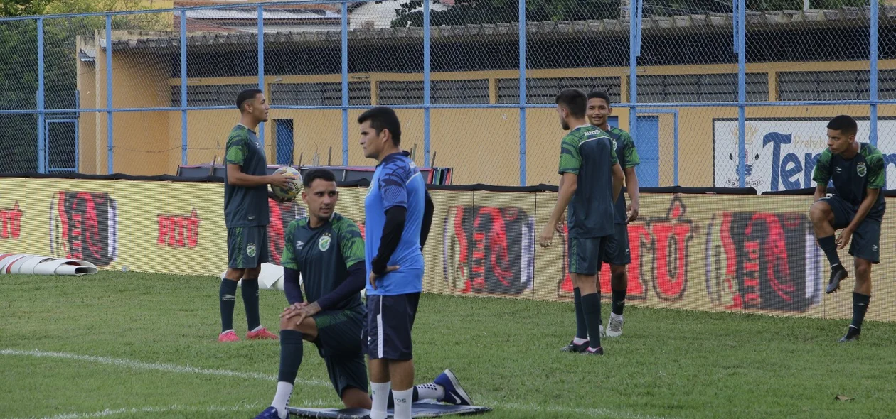 Altos treina para jogo contra o Sport